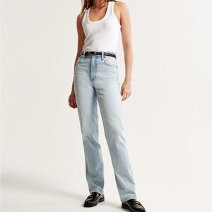 Abercrombie & Fitch The 90’s Straight Ultra High Rise Jean